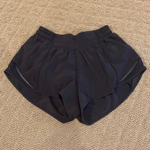 Lululemon Hotty Hot Short 2.5”